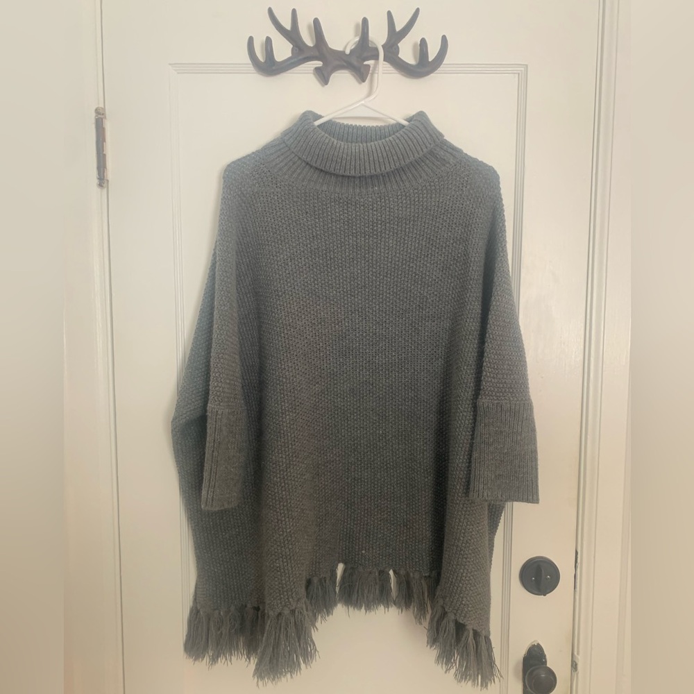 Sweater/Poncho with 3/4 sleeves